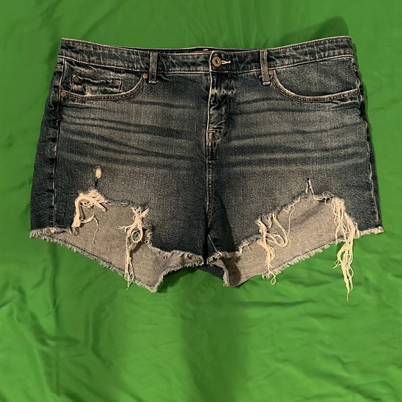 Torrid Blue Distressed Stretch Jean Shorts size 18 - Picture 2 of 9
